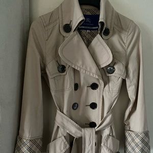 Burberry double breasted Trench Jacket in khaki.